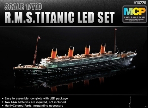 ACADEMY 14220 R.M.S. Titanic z oświetleniem led - MCP 1:700