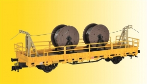 KIBRI 26266 H0 Model w gablotce - Wagon platforma z osprzętem do sieci trakcyjnej GleisBau