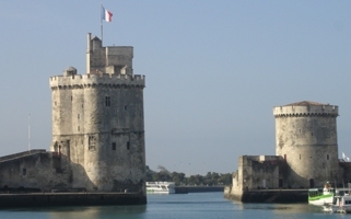 Aedes Ars 1267 Wieże portu La Rochelle 1:220