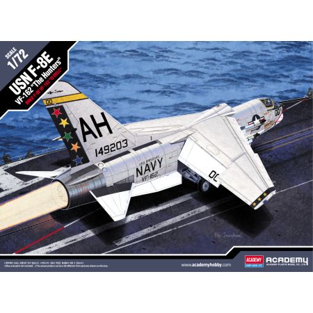 ACADEMY 12521 F-8E VF-162 The Hunter - 1:72