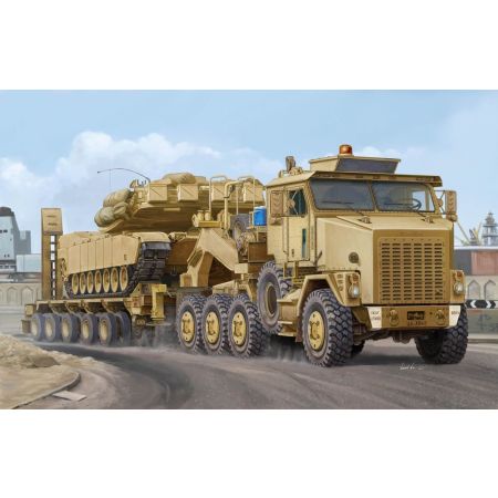 HOBBY BOSS 85502 Ciągnik Oshkosh M1070 z naczepą M1000 - 1:35