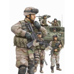 TRUMPETER 00424 Figurki - Modern US Army armor crewman & Infantry - 1:35