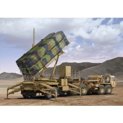 TRUMPETER 01037 M983 HEMTT & M901 Launching Station of MIM 104F Patriot SAM System (PAC-3) - 1:35