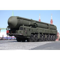 TRUMPETER 01082 Wyrzutnia 15U175 TEL z pociskiem RS-12M1 Topol-M ICBM  - 1:35