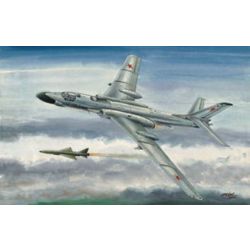 TRUMPETER 01613 Tupolev Tu-16K 10 Badger - 1:72