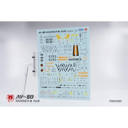 UMA MODEL D1003 AV-8B Harrier II PLUS - 1:48