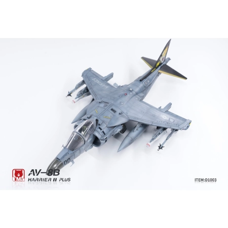 UMA MODEL D1003 AV-8B Harrier II PLUS - 1:48