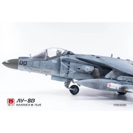 UMA MODEL D1003 AV-8B Harrier II PLUS - 1:48