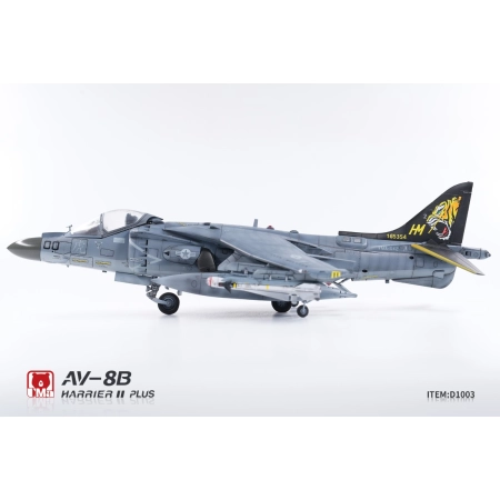 UMA MODEL D1003 AV-8B Harrier II PLUS - 1:48