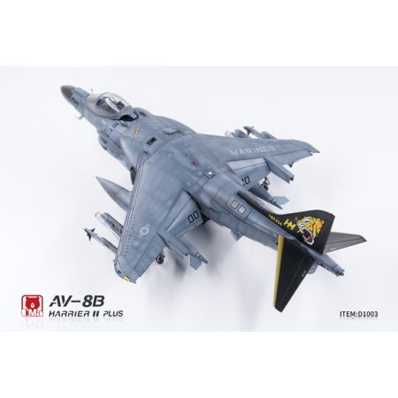 UMA MODEL D1003 AV-8B Harrier II PLUS - 1:48