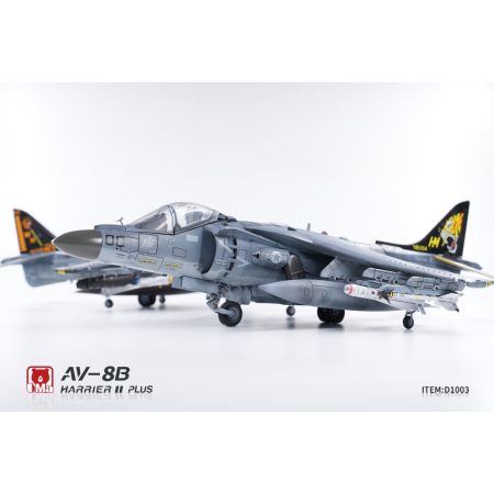 UMA MODEL D1003 AV-8B Harrier II PLUS - 1:48