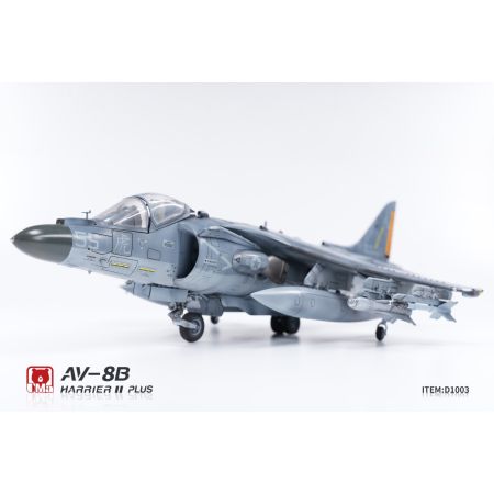UMA MODEL D1003 AV-8B Harrier II PLUS - 1:48