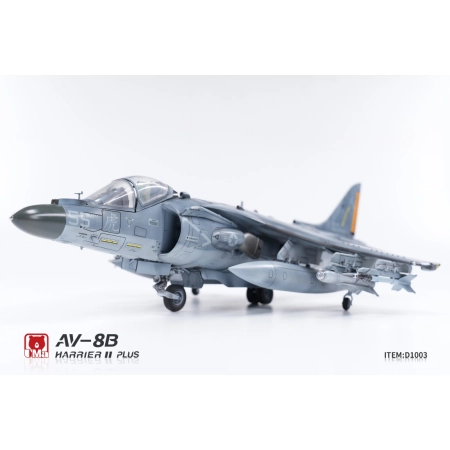 UMA MODEL D1003 AV-8B Harrier II PLUS - 1:48
