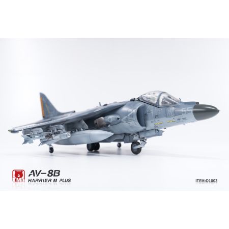 UMA MODEL D1003 AV-8B Harrier II PLUS - 1:48