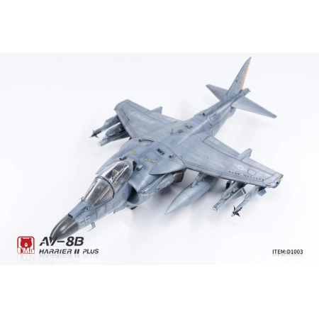 UMA MODEL D1003 AV-8B Harrier II PLUS - 1:48