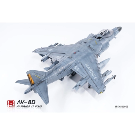 UMA MODEL D1003 AV-8B Harrier II PLUS - 1:48