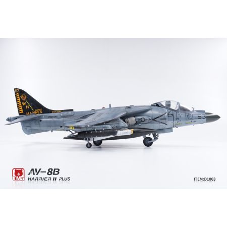 UMA MODEL D1003 AV-8B Harrier II PLUS - 1:48