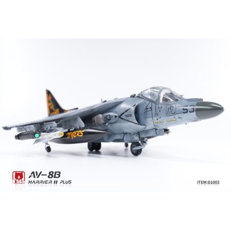 UMA MODEL D1003 AV-8B Harrier II PLUS - 1:48
