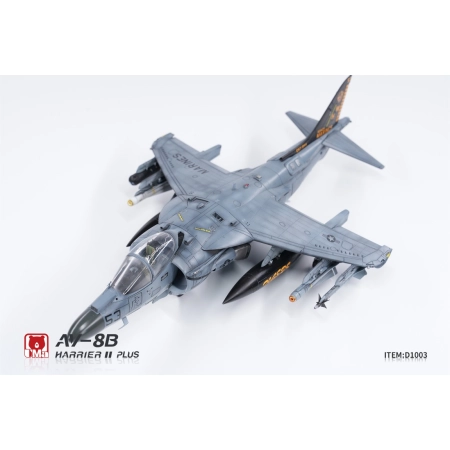 UMA MODEL D1003 AV-8B Harrier II PLUS - 1:48