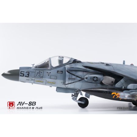 UMA MODEL D1003 AV-8B Harrier II PLUS - 1:48
