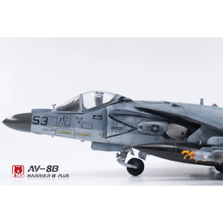 UMA MODEL D1003 AV-8B Harrier II PLUS - 1:48