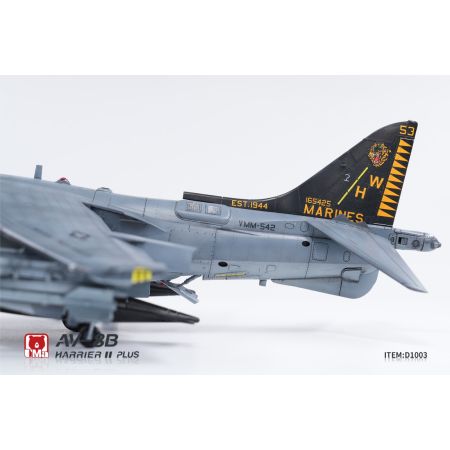UMA MODEL D1003 AV-8B Harrier II PLUS - 1:48