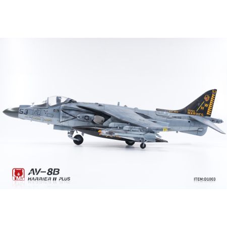 UMA MODEL D1003 AV-8B Harrier II PLUS - 1:48