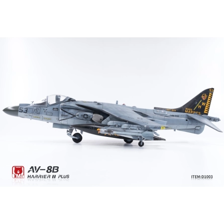 UMA MODEL D1003 AV-8B Harrier II PLUS - 1:48