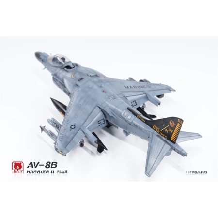 UMA MODEL D1003 AV-8B Harrier II PLUS - 1:48