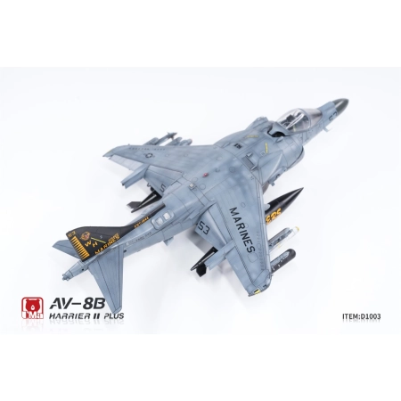 UMA MODEL D1003 AV-8B Harrier II PLUS - 1:48