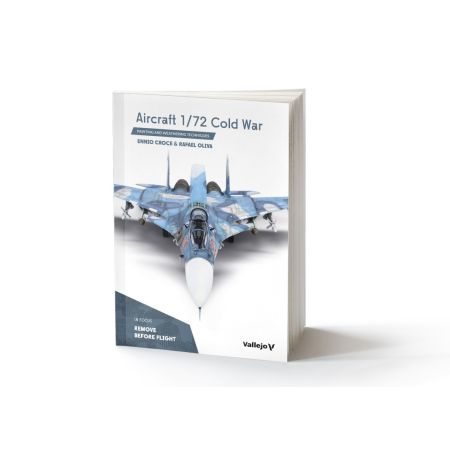 VALLEJO 75071 Książka: Aircraft 1/72 Cold War Painting & Weathgering Techniques