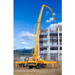 KIBRI 10200 H0 Mercedes z pompą do betonu Schwing