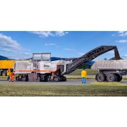 KIBRI 11653 H0 Frezarka drogowa Wirtgen W2200