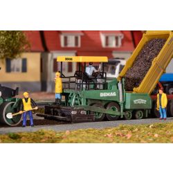 KIBRI 11658 H0 Rozściełarka asfaltu Demag DF 120 P