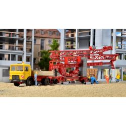 KIBRI 13025 H0 Żuraw dolnoobrotowy Liebherr SK 20 z ciężarówką MAN