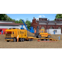 KIBRI 13580 H0 DAF FFT 95.400 z przyczepą i podnośnikiem Kalmar 15-1200