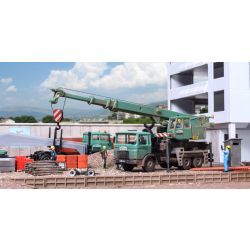 KIBRI 15210 H0 MAN 26.321 DFK z dźwigiem Liebherr LTF 1030-3