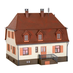KIBRI 38166 H0 Dom z czterospadowym dachem