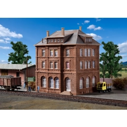 KIBRI 38199 H0 Budynek kolejowy z oświetleniem