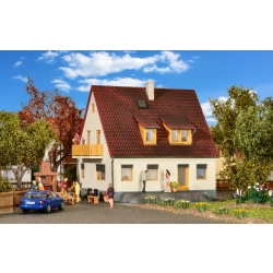 KIBRI 38710 H0 Dom piętrowy