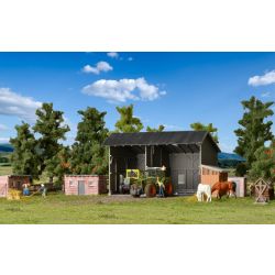 KIBRI 39098 H0 Stodoła z budynkami gospodarczymi