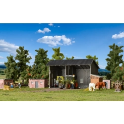KIBRI 39098 H0 Stodoła z budynkami gospodarczymi