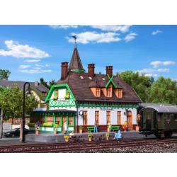 KIBRI 39509 H0 Stacja kolejowa Burg in Spreewald z oświetleniem Led