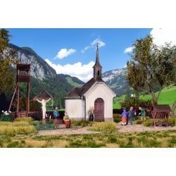KIBRI 39780 H0 Kaplica z akcesoriami w Hirschbichl
