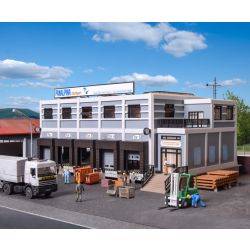 VOLLMER 45605 H0 Magazyn z dokami dla ciężarówek