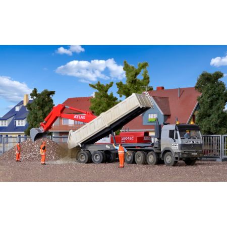 KIBRI 13587 H0 Ciągnik siodłowy Mercedes NAW 3544 S z naczepą Meiller