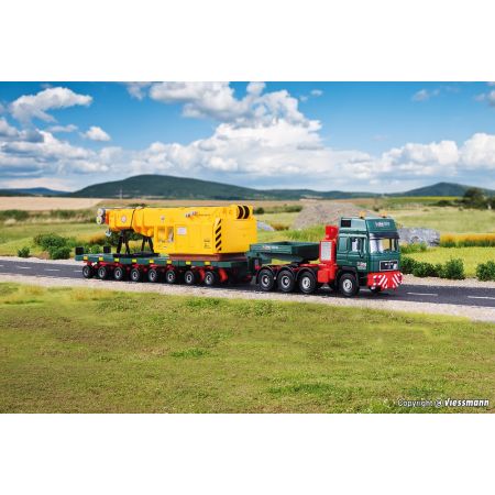 KIBRI 13600 H0 Mercedes Titan z naczepą i dźwigiem kolejowym