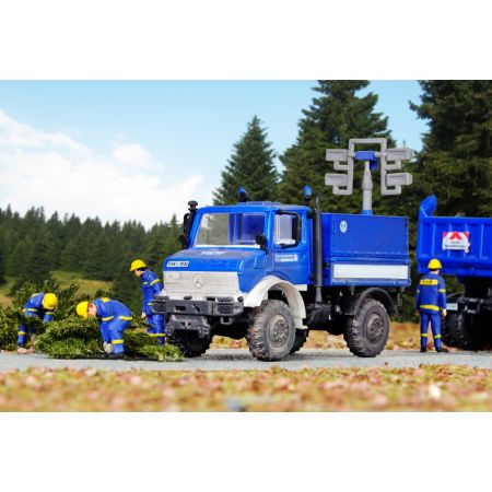 KIBRI 18467 H0 Unimog U 2400 z masztem oświetleniowym THW