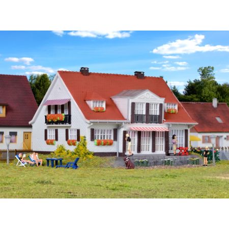 KIBRI 38332 H0 Dom wiejski Cloppenburg