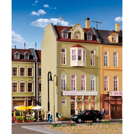 KIBRI 38392 H0 Kamienica z pizzerią w Düsseldorfie